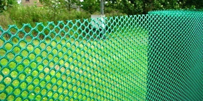 Benefits of Plastic Mesh and Bamboo fencing