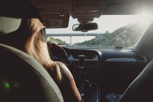 Safe and Sound – 5 Tips For Surviving The Holiday Traffic