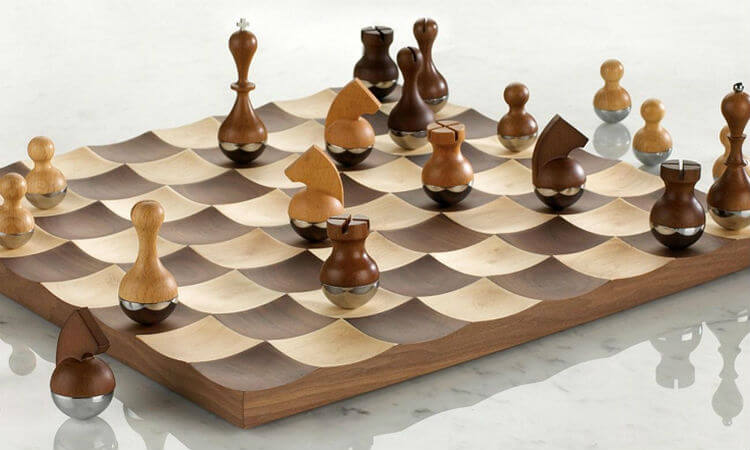 How the Size Matters While Buying a Wooden Chess Board